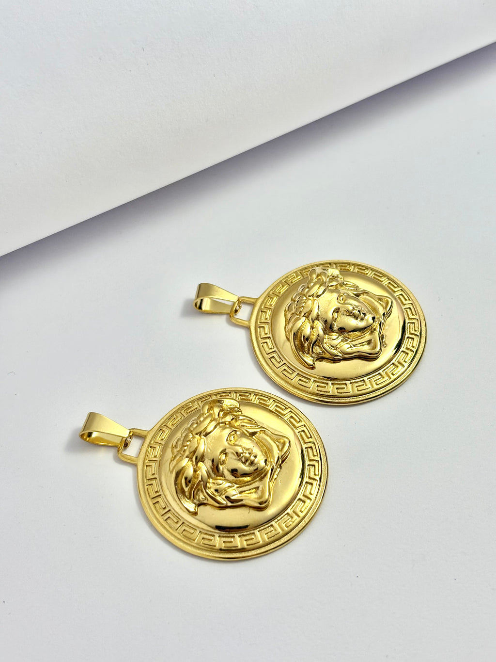 Dije Versace